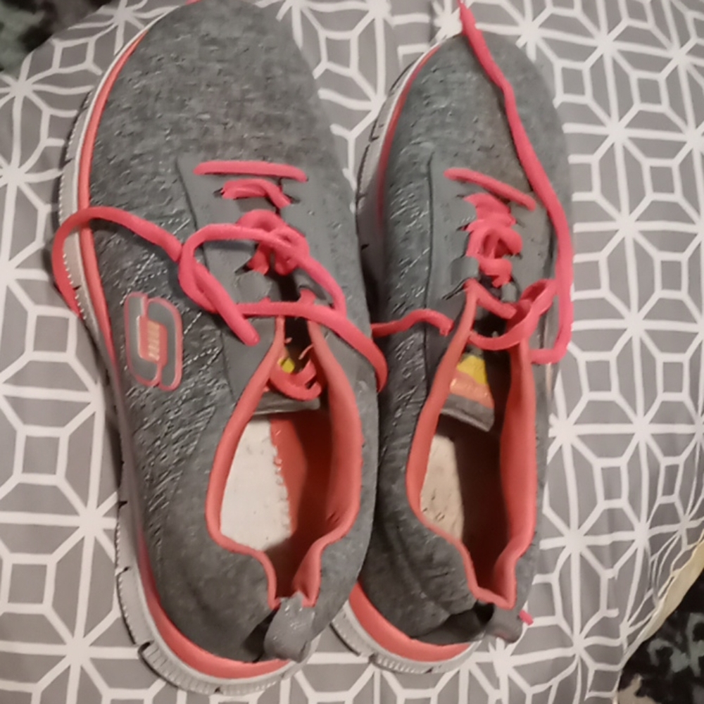 Skechers no soles must add own